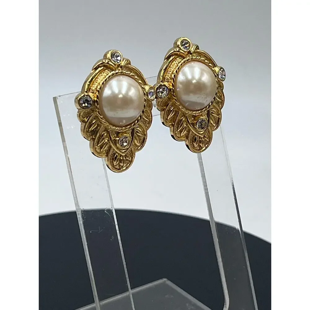 Vintage KJL for Avon "Renaissance Collection" Faux‎ Pearl Clip On Earrings - Picture 3 of 15